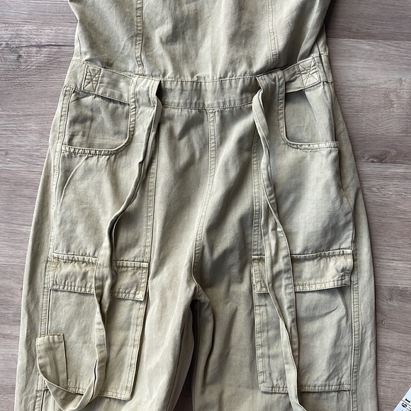 NWT Stitch and Feather Utility Cargo Jumpsuit size L - Picture 8 of 12